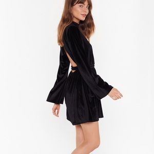❗️Offers accepted❗️NWOT Velvet backless mini dress